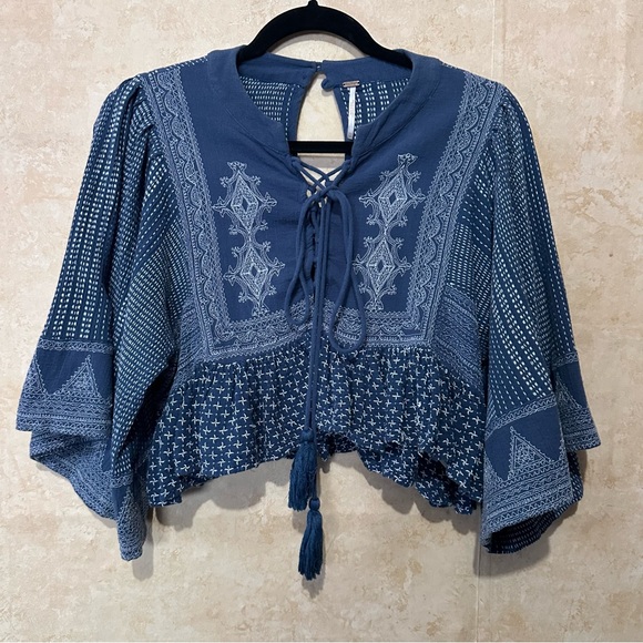 Free People Santorini Lace Up Heavily Embroidered Ruffle Hem Sleeve Crop Top XS - Picture 2 of 13